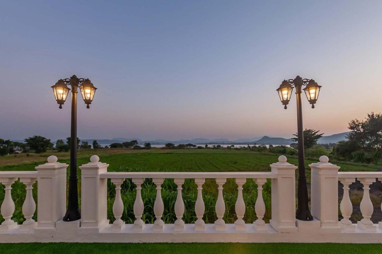 Stayvista's Lake La Vie: Tranquil Lakeside Villa with Pool and Farmland Views Nashik Exterior photo