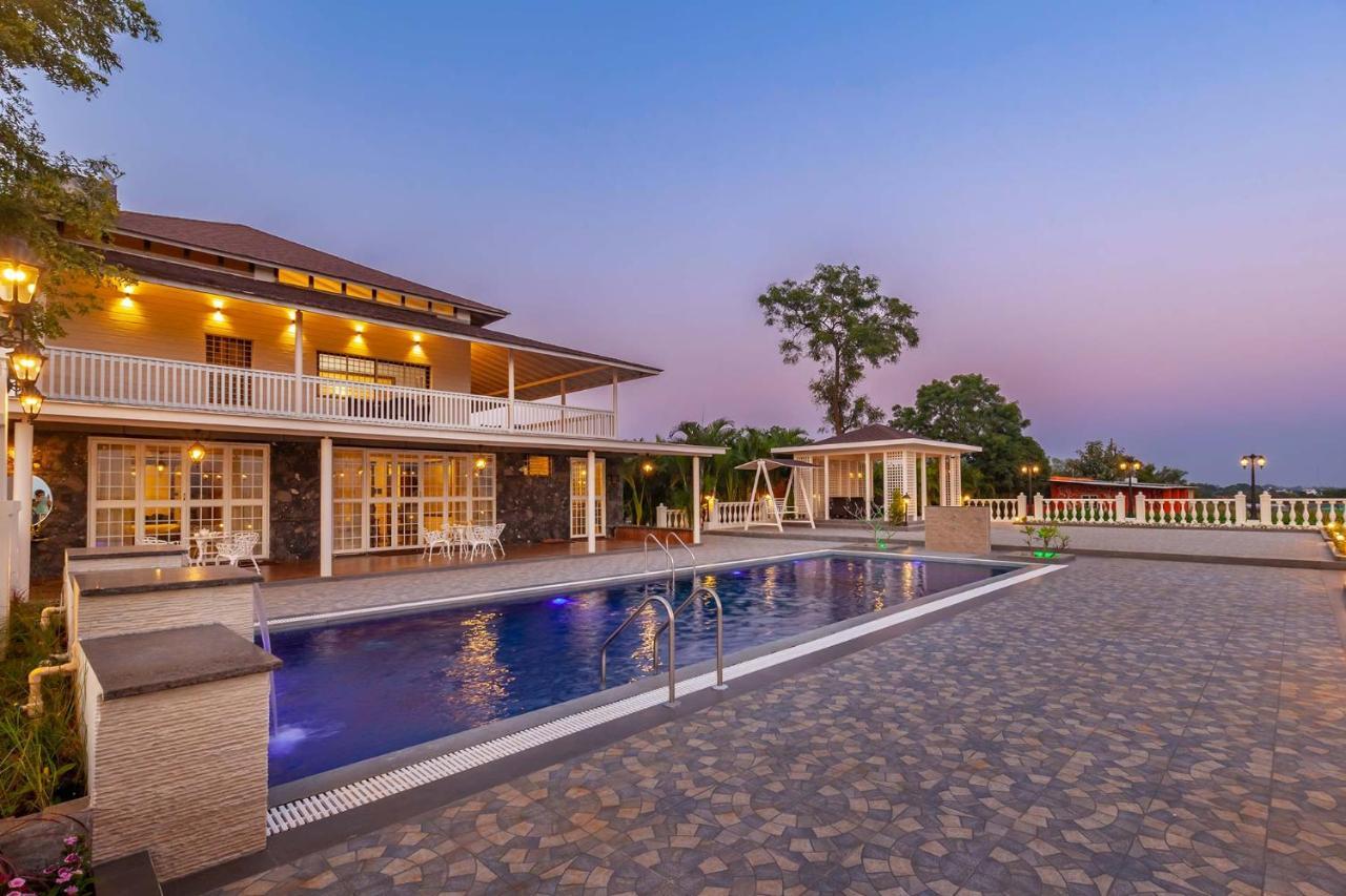 Stayvista's Lake La Vie: Tranquil Lakeside Villa with Pool and Farmland Views Nashik Exterior photo